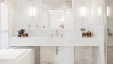 élégante salle de bain marbre blanc