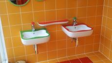 orange et rouge couleurs salle de bain enfant