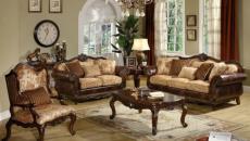 mobilier lourd en bois massif sombre