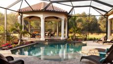véranda vitrée piscine gazébo maison de luxe
