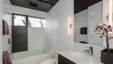 belle salle de bain noir et blanc
