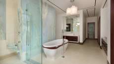 salle de bain design luxe marbre rare douche