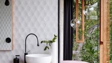 salle de bains luxueuse maison dans la forêt