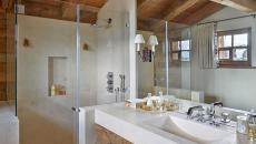 grande salle de bains meuble bois & marbre