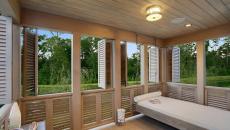 jolie veranda moderne pour dormir pendant l'été